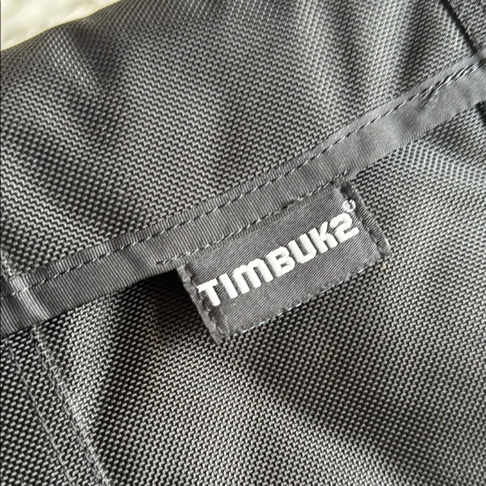 Timbuk2 Black Laptop Tablet Bag with Sleek Professional Design Size Small 11x13”